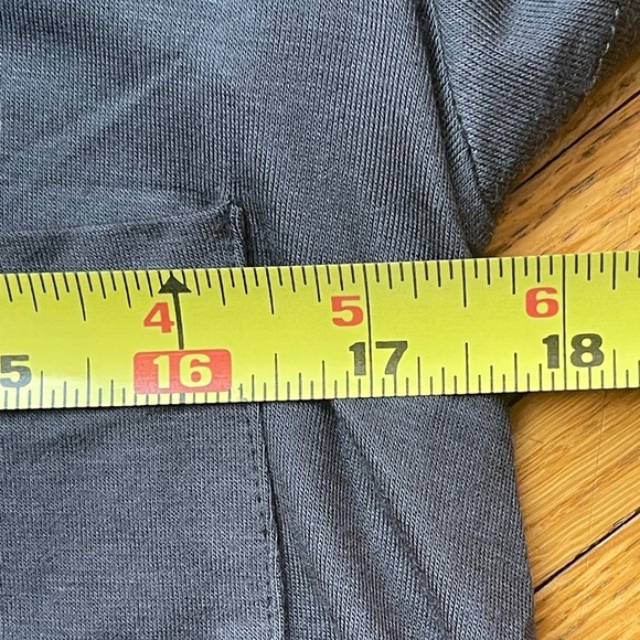 Mind Code Black v-Neck Short Sleeve Top With Pocket in Front Size Large NWOT - Picture 5 of 7